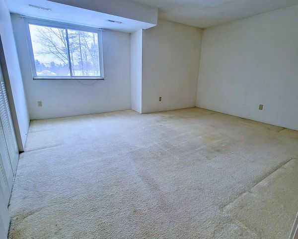 5 Brookside Dr Apt 9, Exeter, NH 03833