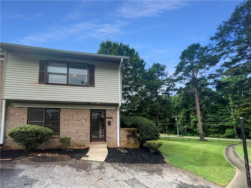 2723 Reynolds Park Road, Winston-salem, NC 27107