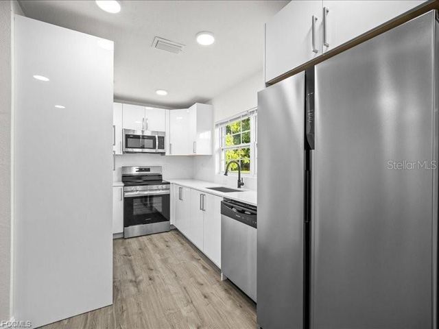 21512 KENYON AVENUE, Port Charlotte, FL 33952