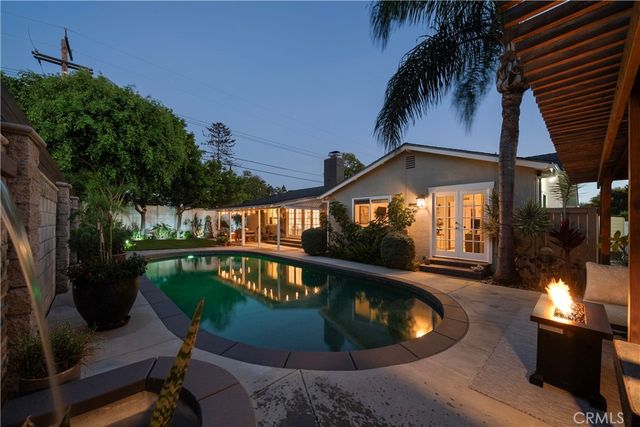 360 Villanova Road, Costa Mesa, CA 92626