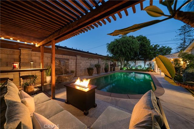 360 Villanova Road, Costa Mesa, CA 92626