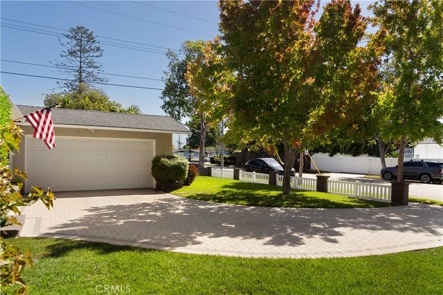 360 Villanova Road, Costa Mesa, CA 92626