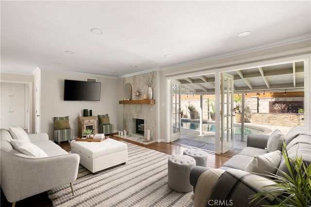 360 Villanova Road, Costa Mesa, CA 92626
