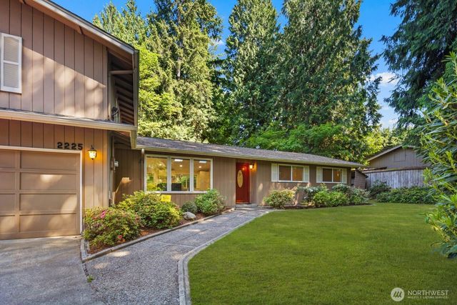 2225 107th Avenue E, Edgewood, WA 98372