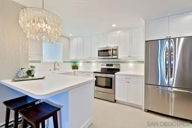 337 Rosemont St, La Jolla, CA 92037