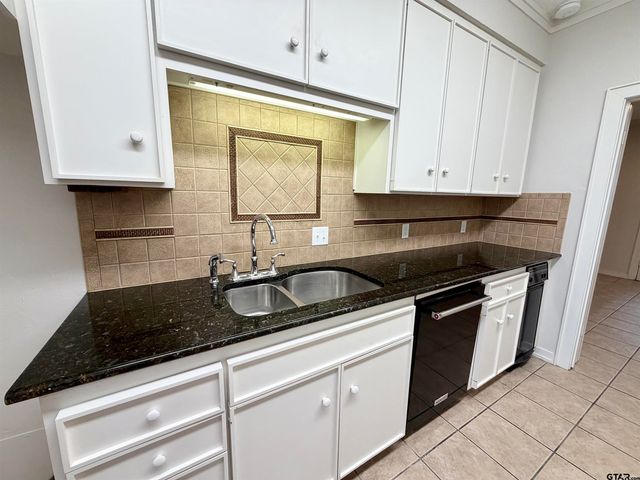1022 Troup Hwy, Tyler, TX 75701