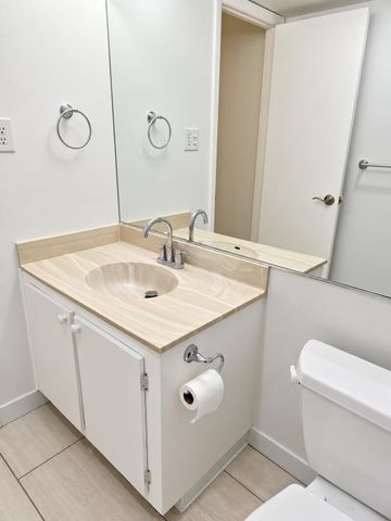 138 S CYPRESS Road 218, Pompano Beach, FL 33060