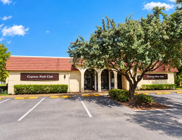 138 S CYPRESS Road 218, Pompano Beach, FL 33060