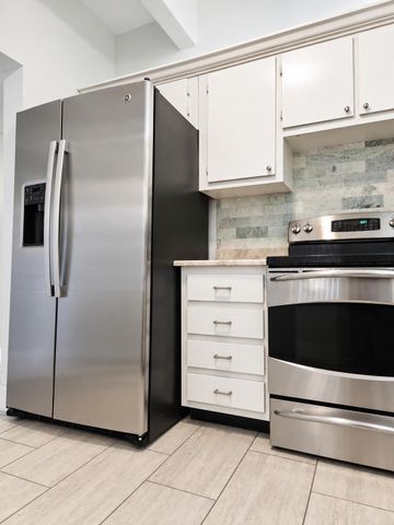 138 S CYPRESS Road 218, Pompano Beach, FL 33060