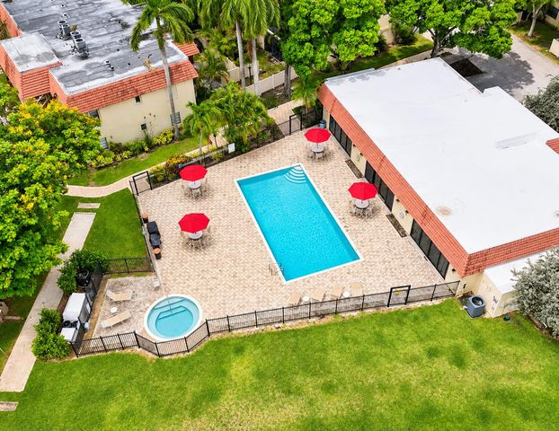 138 S CYPRESS Road 218, Pompano Beach, FL 33060