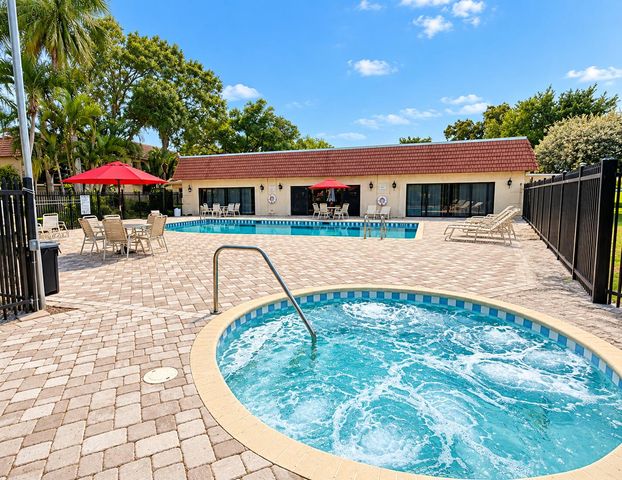 138 S CYPRESS Road 218, Pompano Beach, FL 33060