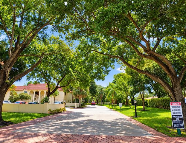 138 S CYPRESS Road 218, Pompano Beach, FL 33060