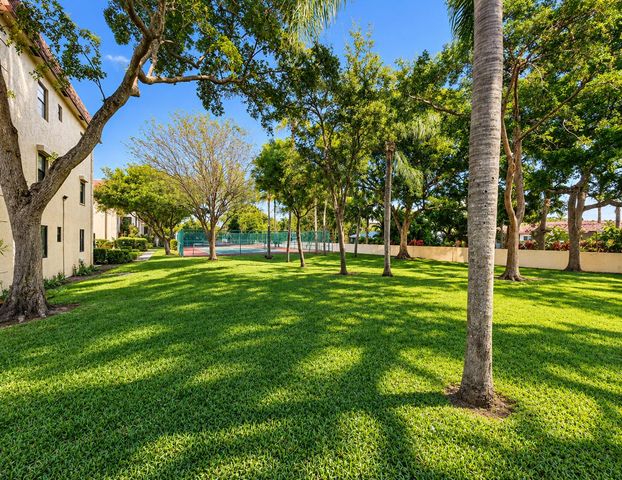 138 S CYPRESS Road 218, Pompano Beach, FL 33060