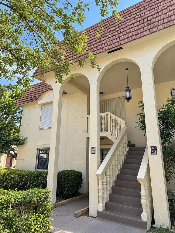 138 S CYPRESS Road 218, Pompano Beach, FL 33060