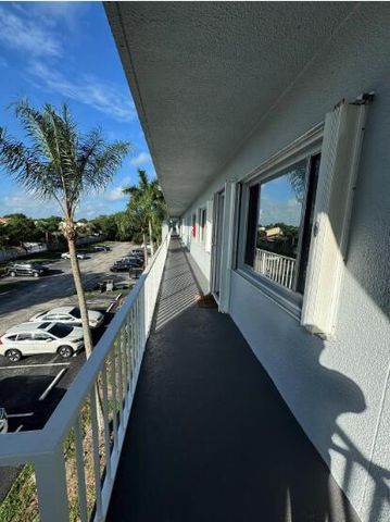 6289 Lear Drive 302, Atlantis, FL 33462
