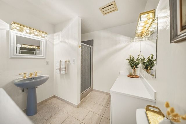 12820 Lake Avenue NW, Poulsbo, WA 98370