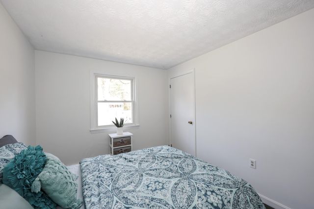 6 Shady Lane, Londonderry, NH 03053
