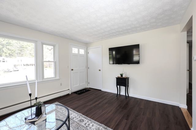 6 Shady Lane, Londonderry, NH 03053