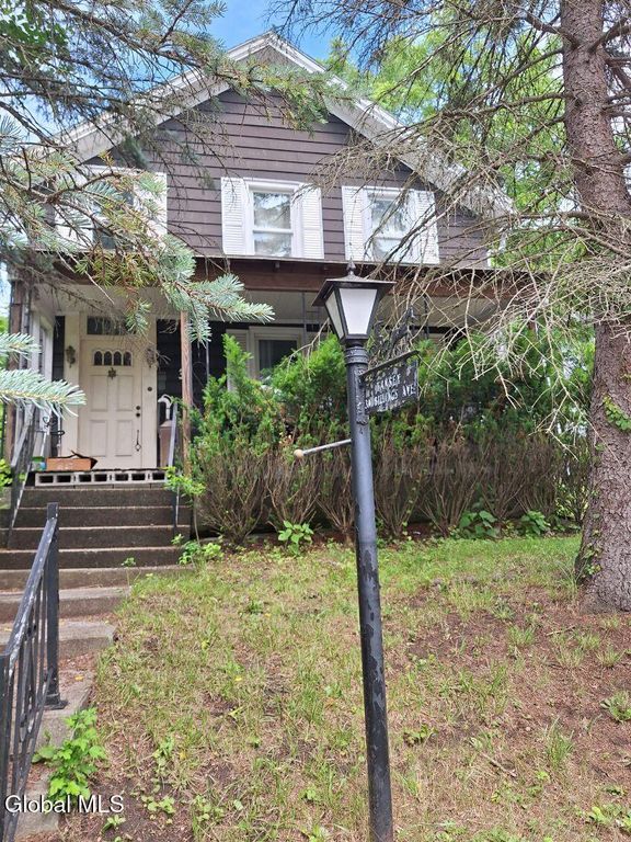 3 Billings Avenue, Troy, NY 12180