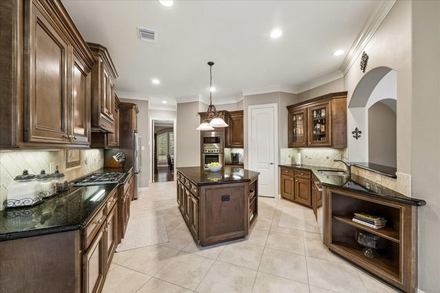 6103 Rustic Creek Lane, Kingwood, TX 77345