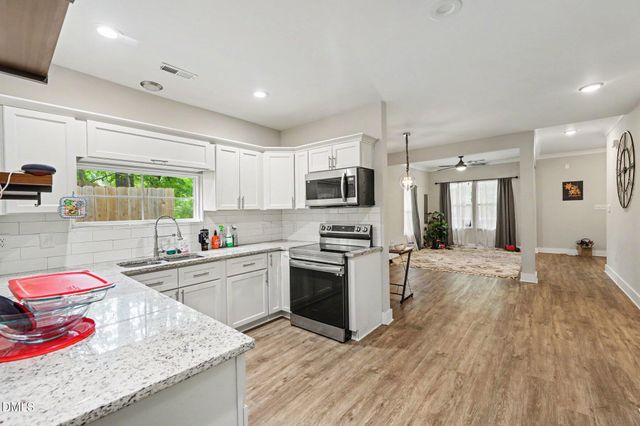 425 E Stallings Street, Clayton, NC 27520