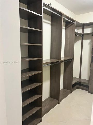 685 W 77th St, Hialeah, FL 33014