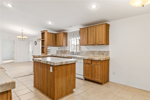 2711 E Vicki Avenue, Fort Mohave, AZ 86426