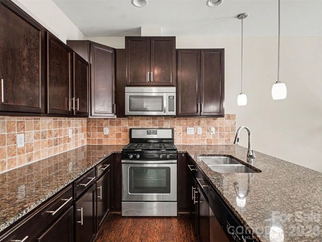 951 Warren Burgess Lane, Charlotte, NC 28205