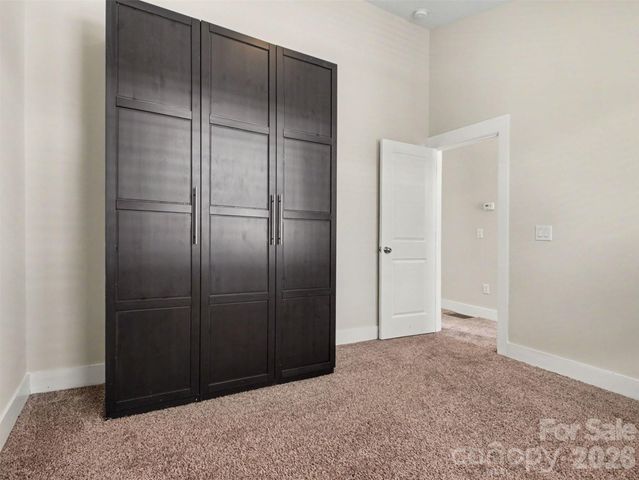 951 Warren Burgess Lane, Charlotte, NC 28205