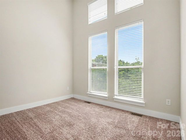 951 Warren Burgess Lane, Charlotte, NC 28205