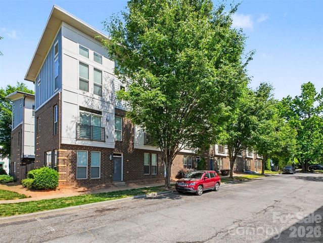 951 Warren Burgess Lane, Charlotte, NC 28205