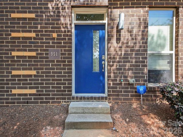 951 Warren Burgess Lane, Charlotte, NC 28205