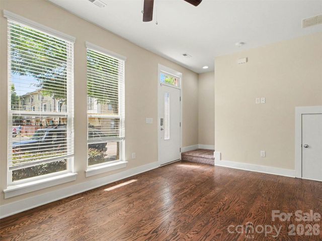 951 Warren Burgess Lane, Charlotte, NC 28205
