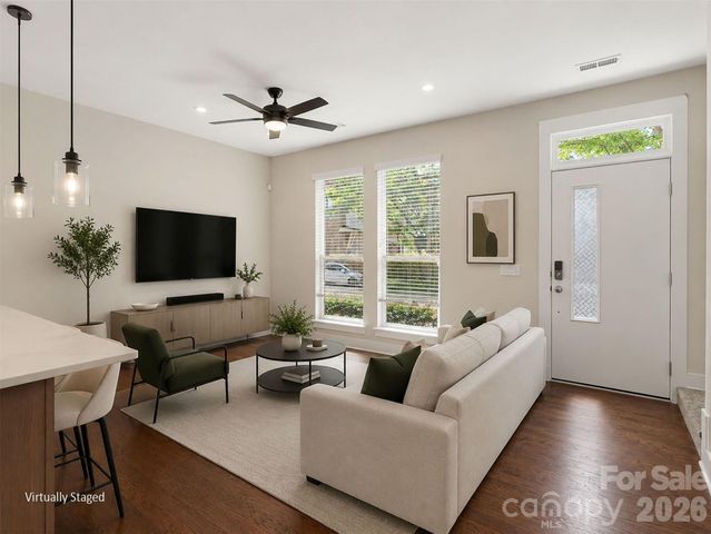 951 Warren Burgess Lane, Charlotte, NC 28205