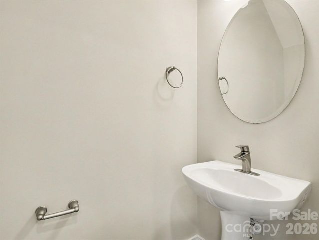 951 Warren Burgess Lane, Charlotte, NC 28205