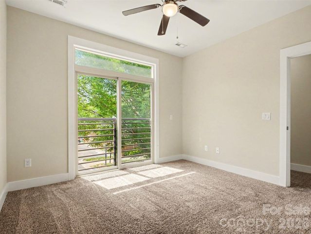 951 Warren Burgess Lane, Charlotte, NC 28205