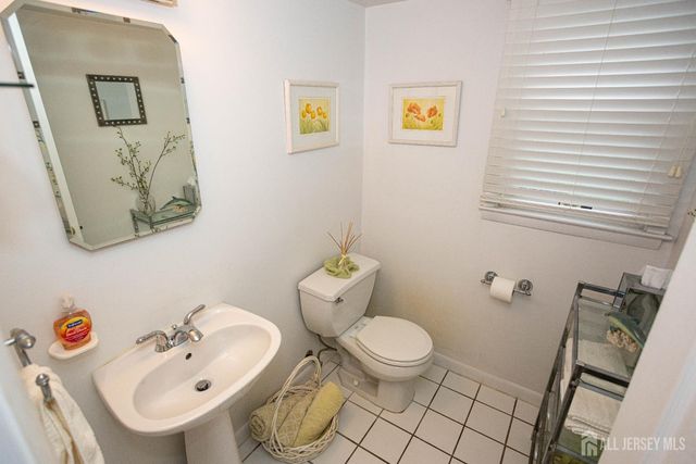 4 Wilmot Road, Sayreville, NJ 08872