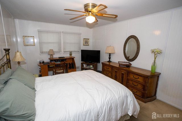 4 Wilmot Road, Sayreville, NJ 08872