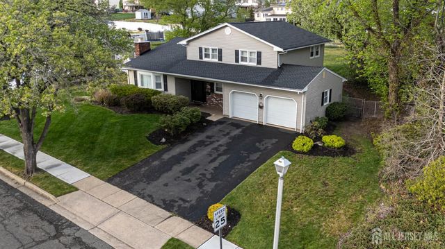 4 Wilmot Road, Sayreville, NJ 08872