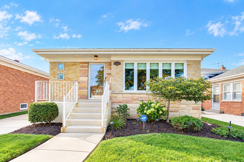8329 W Sunnyside Avenue, Norridge, IL 60706 — photo 2