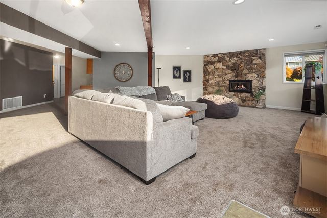 7017 165th Place SW, Edmonds, WA 98026