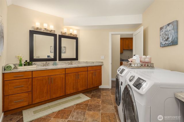 7017 165th Place SW, Edmonds, WA 98026