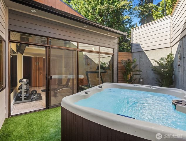7017 165th Place SW, Edmonds, WA 98026