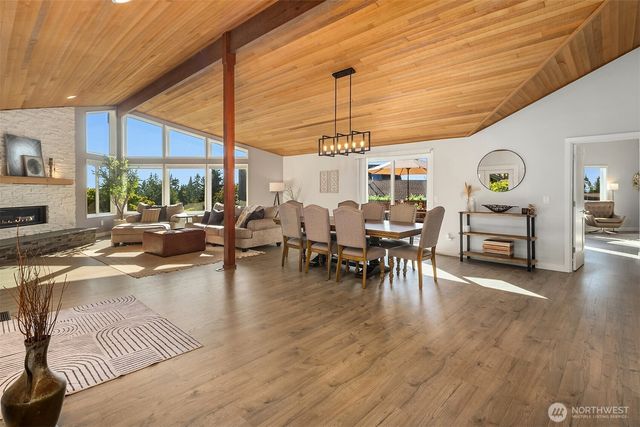 7017 165th Place SW, Edmonds, WA 98026