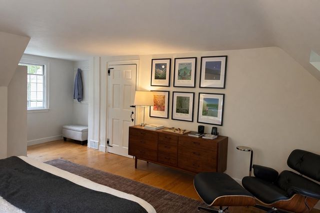 11 Strawberry Hill, Brattleboro, VT 05301