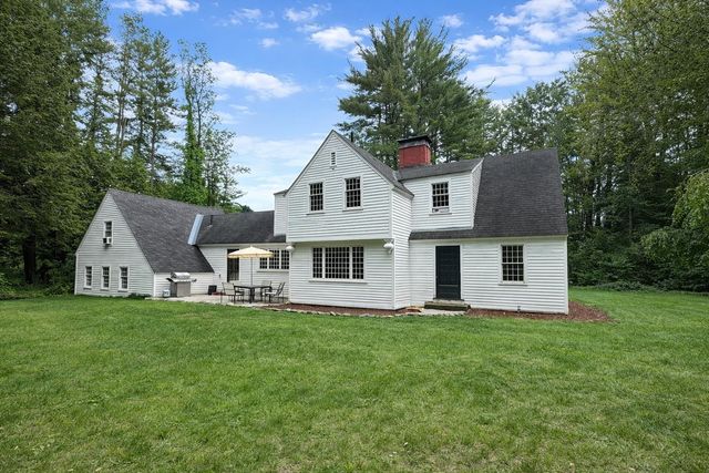 11 Strawberry Hill, Brattleboro, VT 05301