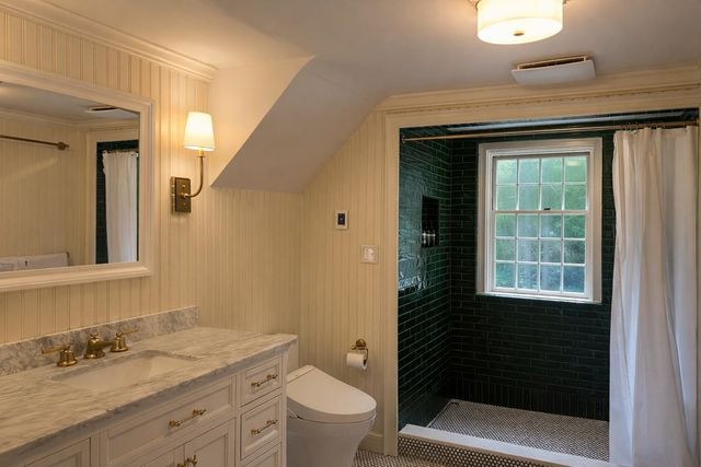 11 Strawberry Hill, Brattleboro, VT 05301