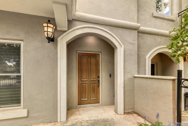 215 E Mulberry Ave # 1, San Antonio, TX 78212