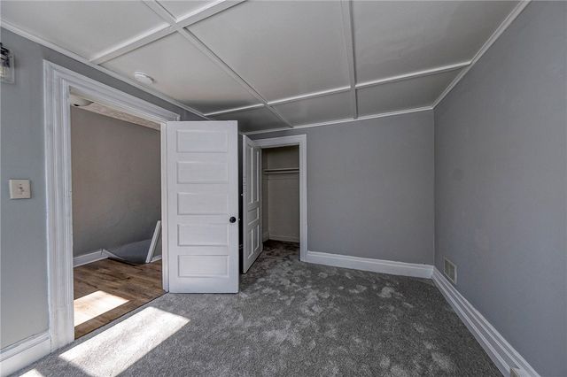 335 Queensbury St, Crafton Heights, PA 15205