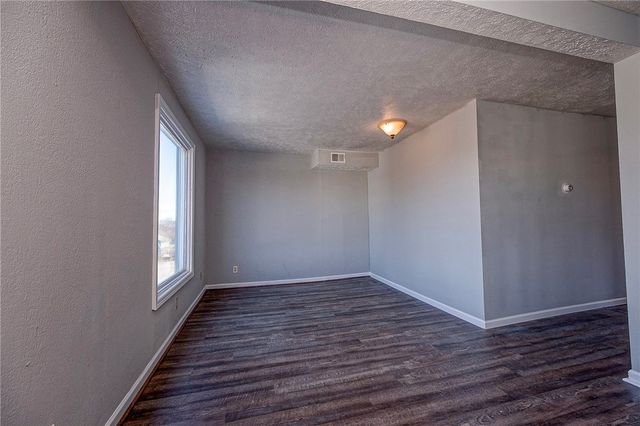 335 Queensbury St, Crafton Heights, PA 15205